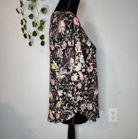 H&M Black Floral Ruffle Sleeve Blouse Size 4 - Picture 3 of 10